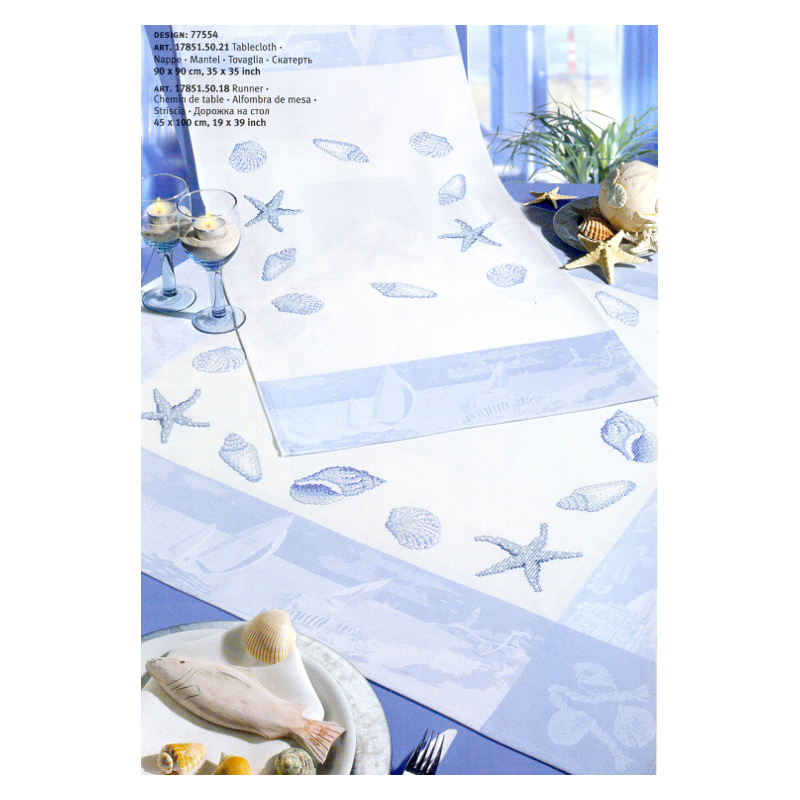 Chemin de table bord bleu ciel