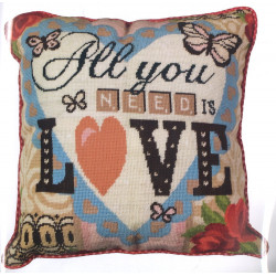 Coussin au point de croix All you need is love