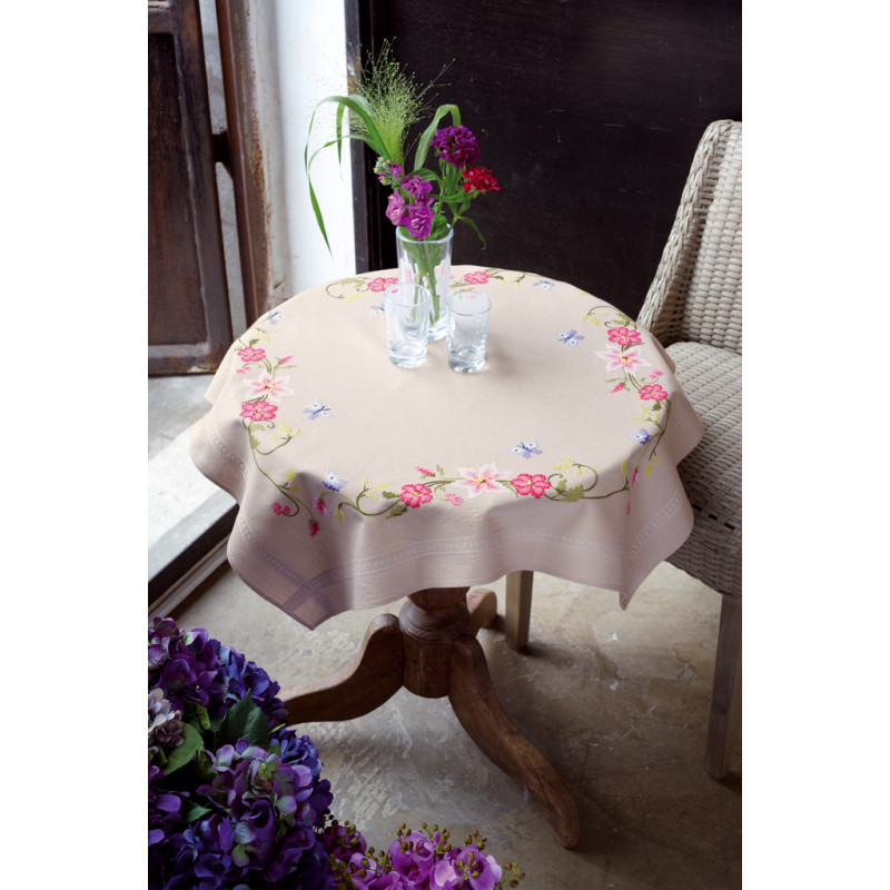 Kit nappe Fleurs roses avec papillons