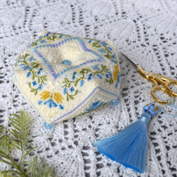 Kit Cornflower biscornu